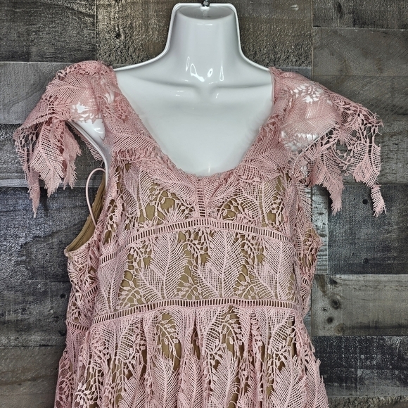 Motherhood Maternity Pink Lace Dress L - Picture 3 of 10